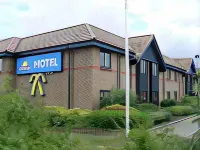 Days Inn by Wyndham Peterborough فنادق في Orton Longueville