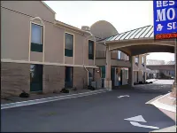 Luxe Inn and Suites