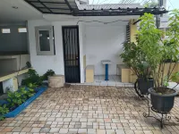 G357 Near Margo City Hotel dekat Universitas Indonesia