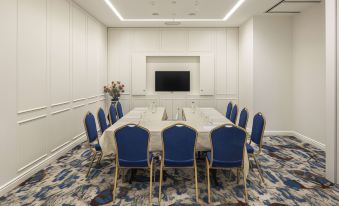 The Emerald House Lisbon, Curio Collection by Hilton