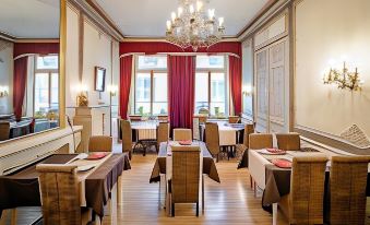 Hotel Van Eyck - Housity
