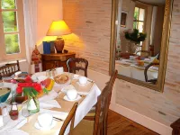 Chambres d'Hôtes les Douves Hotels in Saint-Thomas