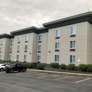 SureStay Plus Hotel by Best Western SeaTac Airport