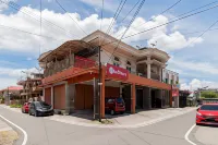 RedDoorz Syariah Near Pasar Aur Kuning Отели в г. Padang Lua