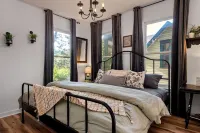 The 1883 Peabody House Bed & Breakfast Hotels in Eureka Springs