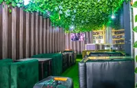 Time View Hotel & Suites فنادق في Agege
