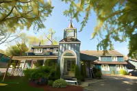 Windspire Inn