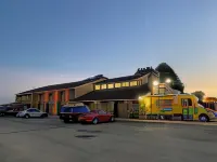 America's Stay Inn Stewartville - parking