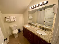 Twin Lakes Creamery, Grill & Inn Hotels in Leitchfield