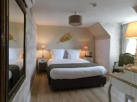 Logis Hotel Villa Marjane Hotels in Saint-Denis-en-Val