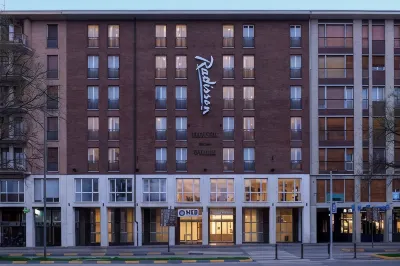 Radisson Hotel Ferrara Hôtels à proximité de : Centro Storico Ferrara