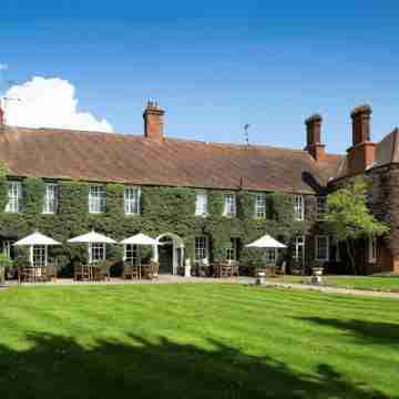 Bush Hotel Farnham Hotel Exterior