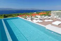 Lifestyle Hotel Vitar - Pools