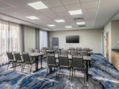 Fairfield Inn & Suites Louisville Shepherdsville Hotels in Hillview