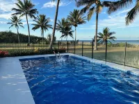 Sarina Beach Motel