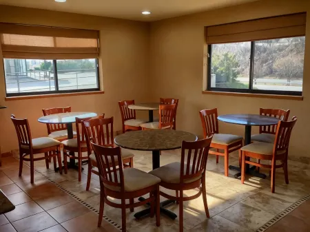 Super 8 by Wyndham Hagerstown I-70