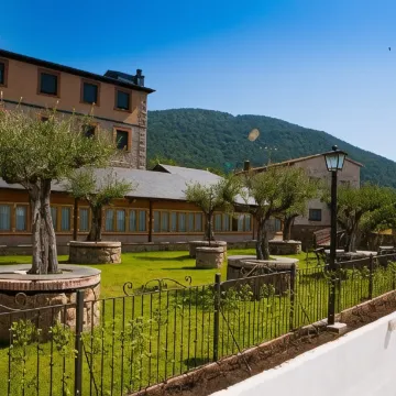 Hostal Sierra de Gredos - Housity