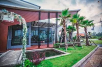 Saint Tropez Resort - 2-Star