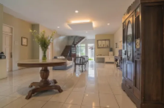 RedDoorz Near Upi Sersan Bajuri Bandung