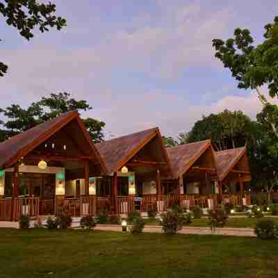 Casa Verde Cliff Resort & Spa Hotel Exterior