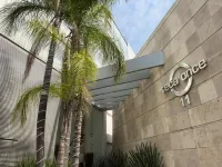 Suites Teca Once Hotels near Toreo Parque Central