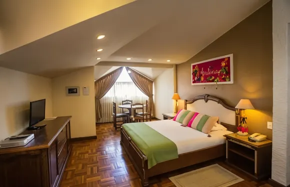 拉巴斯羅薩里奧酒店