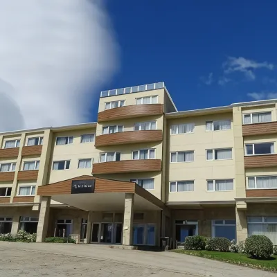 Huinid Pioneros Hotel Hotels near Llao Llao