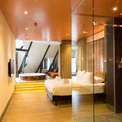Manzo's Suites Rooms