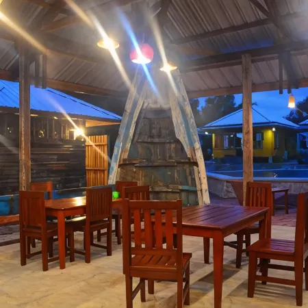 Rock and Wreck Dive Resort