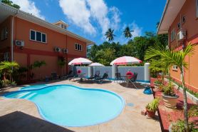 Reef Holiday Apartments