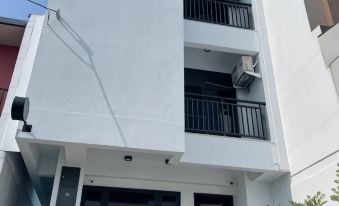 Pandora's Hostel
