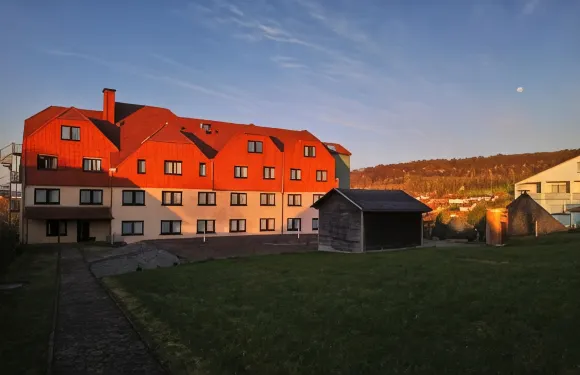 尼海姆公園酒店