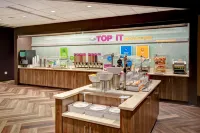 Tru by Hilton Columbia Greystone - breakfast