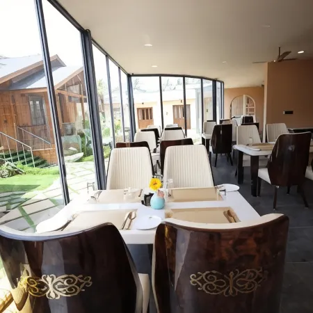 Foxoso Aaristo Baga Beach Resort