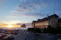 Headlands Coastal Lodge & Spa - parking
