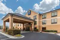 Comfort Inn & Suites Peachtree Corners Hotels in Peachtree Corners