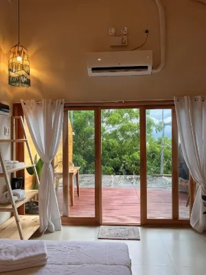 Tariza Beach Club Hotels in Malapatan