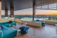 Peninsular Gold Coast Hotel a Carrara