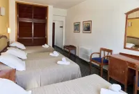 Hostal Illes Pitiüses Hotels in Es Pujols