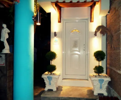 Artemis Studios & Apartments - 3-Star