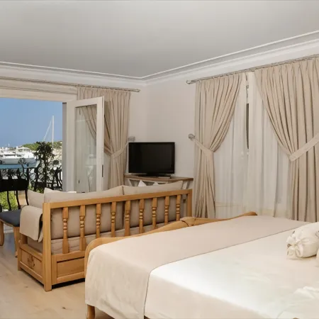Cesme Marina Konukevi