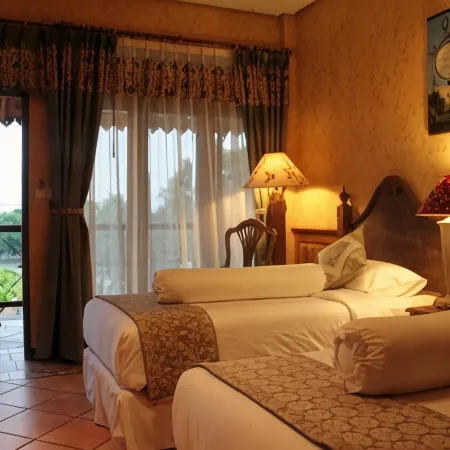 Omah Sinten Heritage Hotel & Resto
