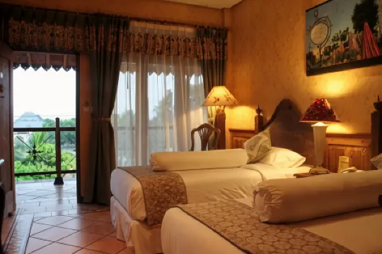 Omah Sinten Heritage Hotel & Resto