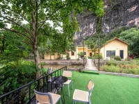 Tràng An Sunny River Homestay  호텔
