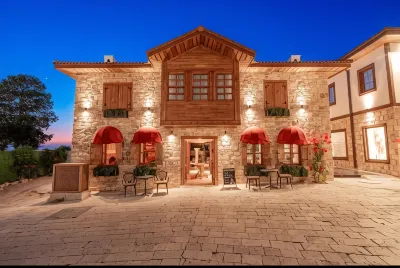 6 Rooms by Azumare Hotels near Anitsal Cesme (Nymphaeum)