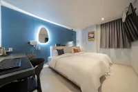 HOTEL NINE