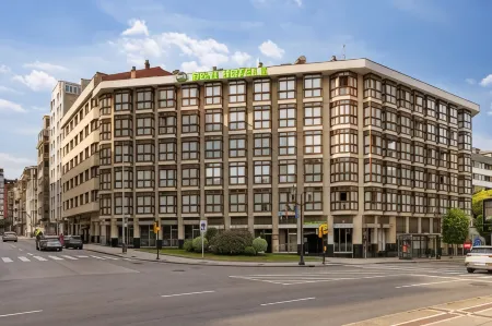 B&B HOTEL Gijón Centro Begoña Отели рядом с достопримечательностью «Chalet de Ladislao Menendez»