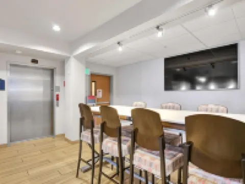 Best Western Plus Navigator Inn  Suites Hotels in Everett