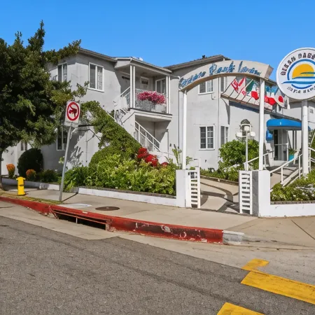 Ocean Park Inn Отели рядом с достопримечательностью «Mt. Olive Lutheran Church»