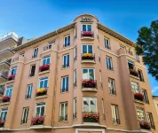 Hôtel Rénové Casa Moho - Juan-Les-Pins Hotels near Plage de Juan les Pins